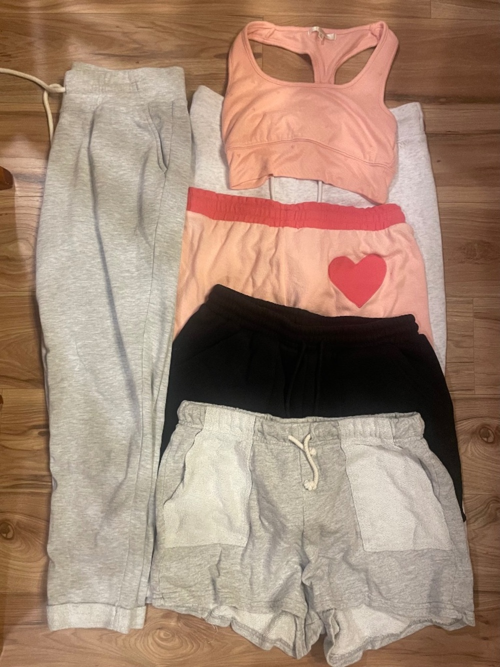 Sweats bundle 6 count deal! M